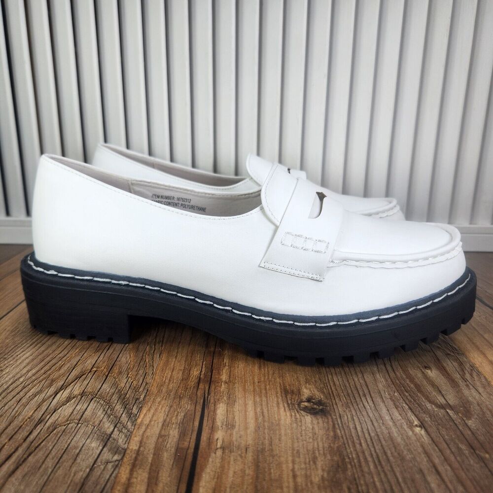 White and Black Torris Size 10ww Platform Penny Loafers